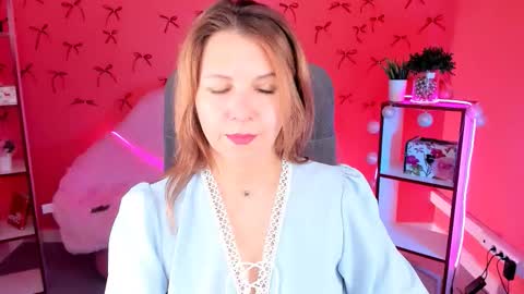 nicolehits online show from March 18, 1:27 pm