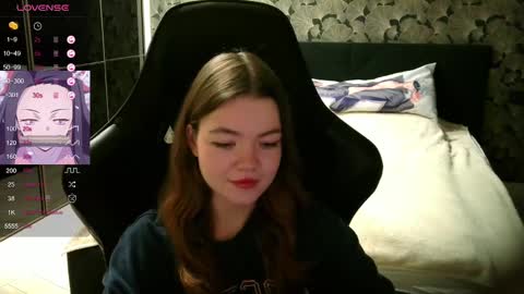 NicoleMeew online show from December 16, 7:54 pm