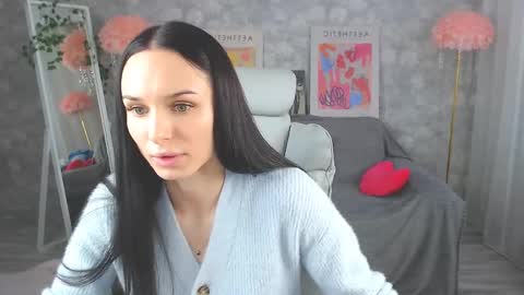 Nicole online show from May 5, 2:20 pm
