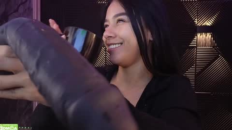 Nicoll  Independent model online show from December 17, 10:12 am