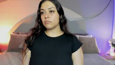 Nicolle online show from April 14, 2:50 pm