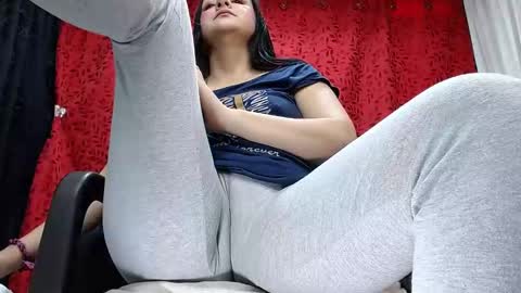 NICOLLE online show from November 17, 9:26 pm