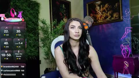 Nicolle online show from November 29, 1:15 pm