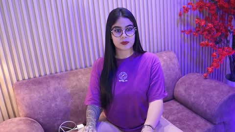 nicooroobin online show from December 4, 1:20 pm