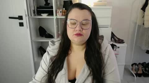 Holly online show from March 9, 7:44 am