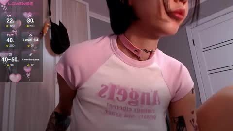 Niia online show from February 22, 3:10 pm