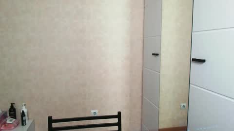  MY NAME IS AMILI WELCOME TO MY ROOM online show from April 1, 12:11 am