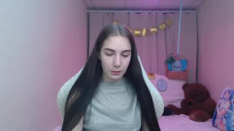 nikastarkk online show from April 13, 6:52 pm