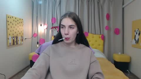 nikastarkk online show from April 10, 7:20 pm