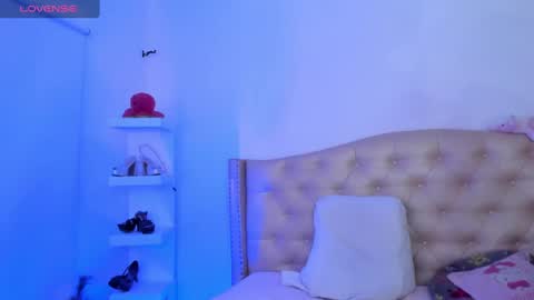 Niikii online show from January 2, 1:49 am