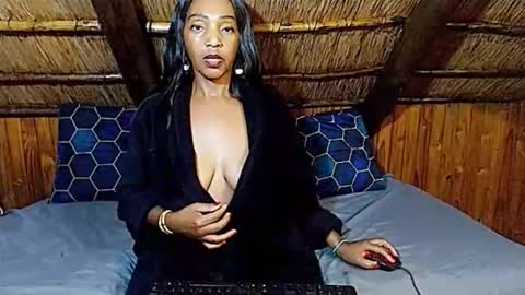 nikkyjigglesx online show from March 15, 4:03 am