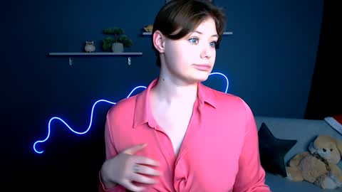 Snapshot of nikol_kitt chatting on February 8, 8:21 pm Little Niko  Help me reach my goals online show from February 8, 8:21 pm