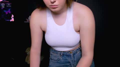 Snapshot of nikol_kitt chatting on December 13, 7:53 pm Little Niko  Help me reach my goals online show from December 13, 7:53 pm