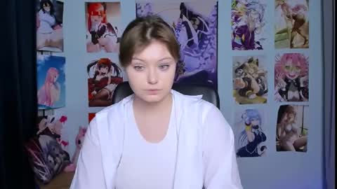 Snapshot of nikol_kitt chatting on February 17, 7:55 pm Little Niko  Help me reach my goals online show from February 17, 7:55 pm