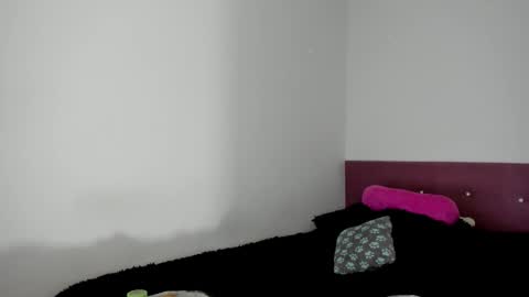 Snapshot of nikoleevanss chatting on September 14, 9:12 pm Nikole online show from September 14, 9:12 pm