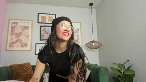 Nina online show from February 5, 9:07 pm