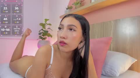 N I N A online show from November 30, 2:38 am