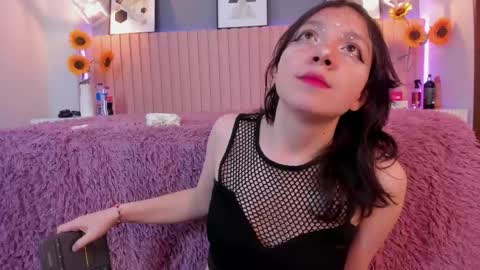 nina_ford_ online show from June 5, 3:21 am