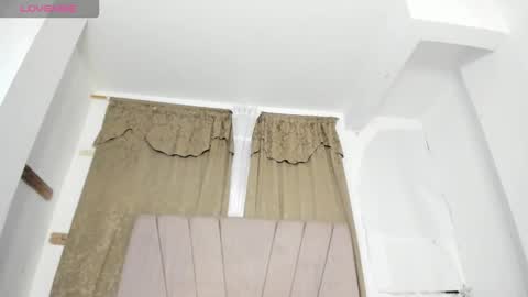 nina_keller_ online show from November 29, 11:42 pm