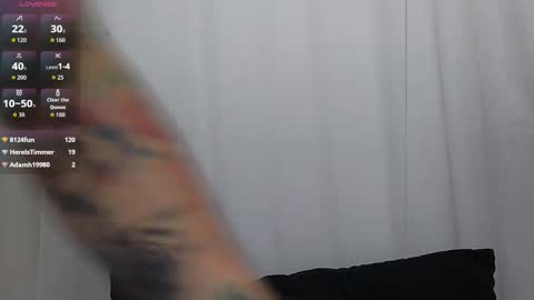 Ninaa fox online show from November 5, 8:14 pm