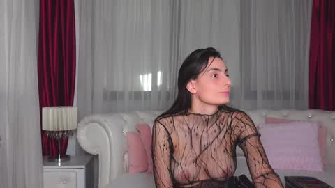 NinaCrystal online show from December 16, 6:53 am