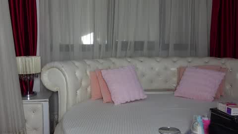 NinaCrystal online show from February 24, 7:42 am