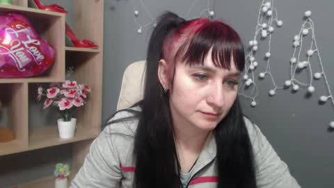 ninaflawlees online show from February 13, 7:32 am