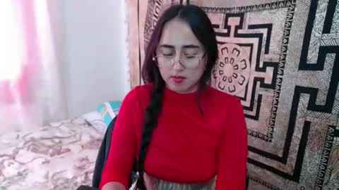 N I N A online show from November 19, 6:08 pm