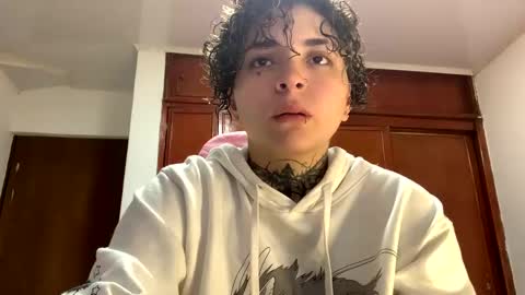 noah hehim    online show from January 27, 1:05 am