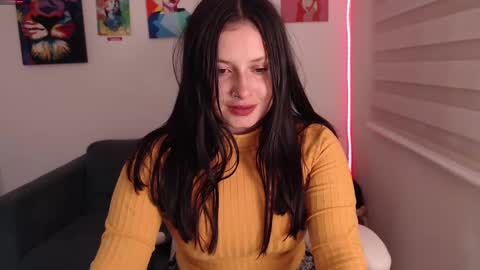 noah_white3 online show from March 5, 10:33 pm