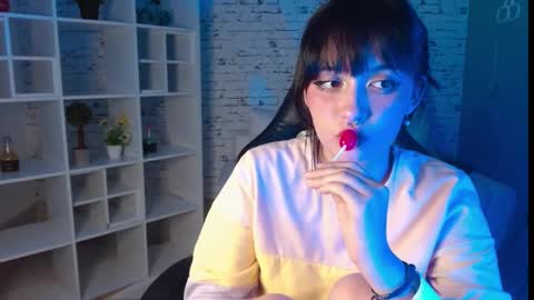 Snapshot of noeva_ chatting on October 4, 12:05 am Noeva online show from October 4, 12:05 am