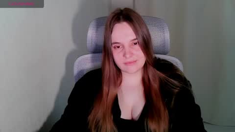 noir_ember_ online show from August 1, 5:26 pm