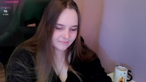 noir_ember_ online show from April 15, 3:23 pm