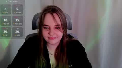 noir_ember_ online show from June 15, 9:09 am