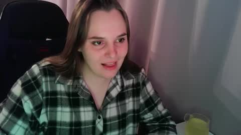 Snapshot of noir_ember_ chatting on October 22, 12:54 pm noir_ember_ online show from October 22, 12:54 pm