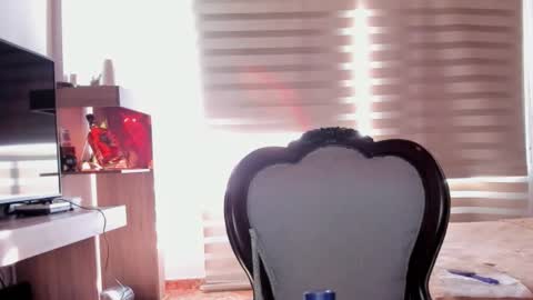 Snapshot of noorthernlightss chatting on October 7, 12:20 pm Ara online show from October 7, 12:20 pm