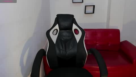 Nora online show from February 6, 3:43 am