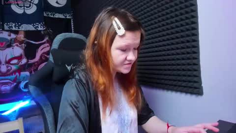 Snapshot of nora_lovvv chatting on October 16, 10:07 am Nora online show from October 16, 10:07 am