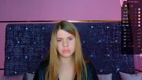 Nora online show from April 11, 1:44 am