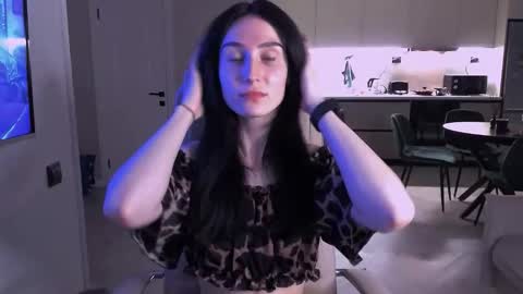 Hazel online show from November 8, 6:13 pm