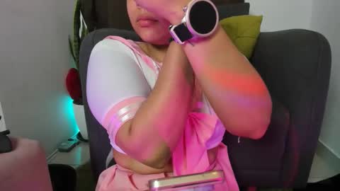 Nia online show from December 18, 3:33 am