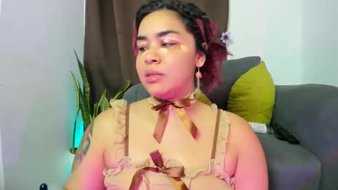 Nia online show from March 19, 2:16 am