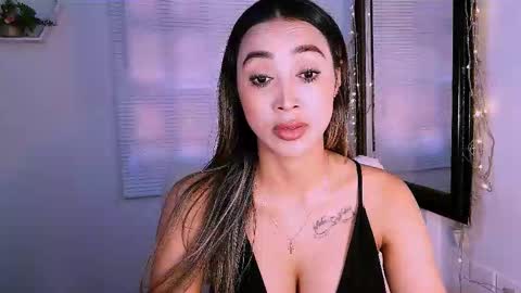 Nycole online show from November 3, 6:45 pm