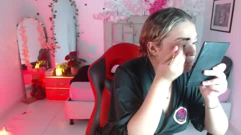 nyla  online show from April 21, 6:48 pm