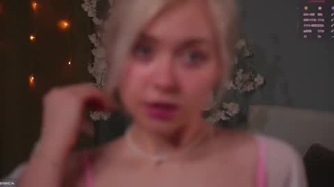 Alice online show from December 14, 8:47 pm