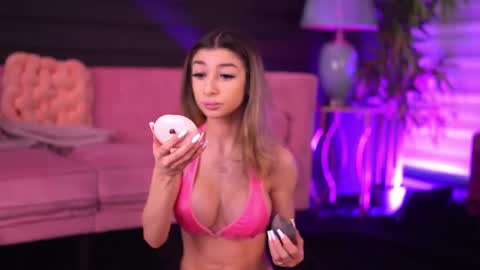 Odette online show from March 19, 7:13 am