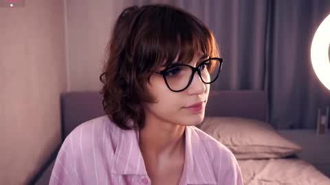 Thea online show from November 14, 7:58 pm