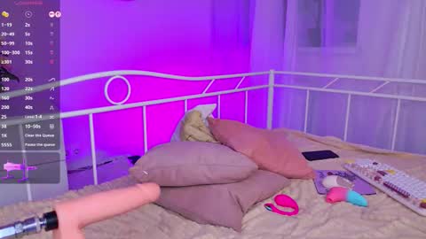 Monica online show from November 23, 5:58 pm