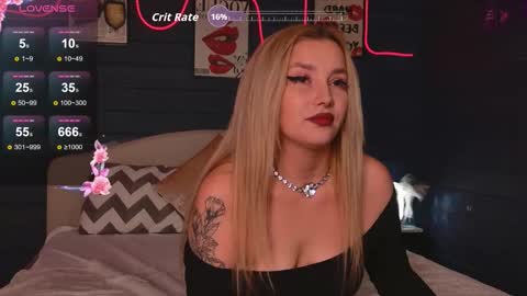 oh_my_julia online show from October 31, 5:28 pm