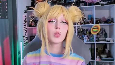 Clementine  Clem  online show from November 21, 9:33 am